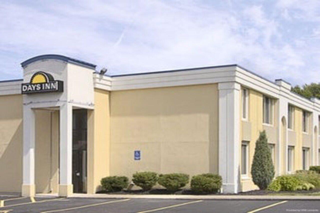 Days Inn By Wyndham Willoughby/Cleveland Exterior photo