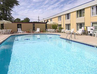 Days Inn By Wyndham Willoughby/Cleveland Exterior photo