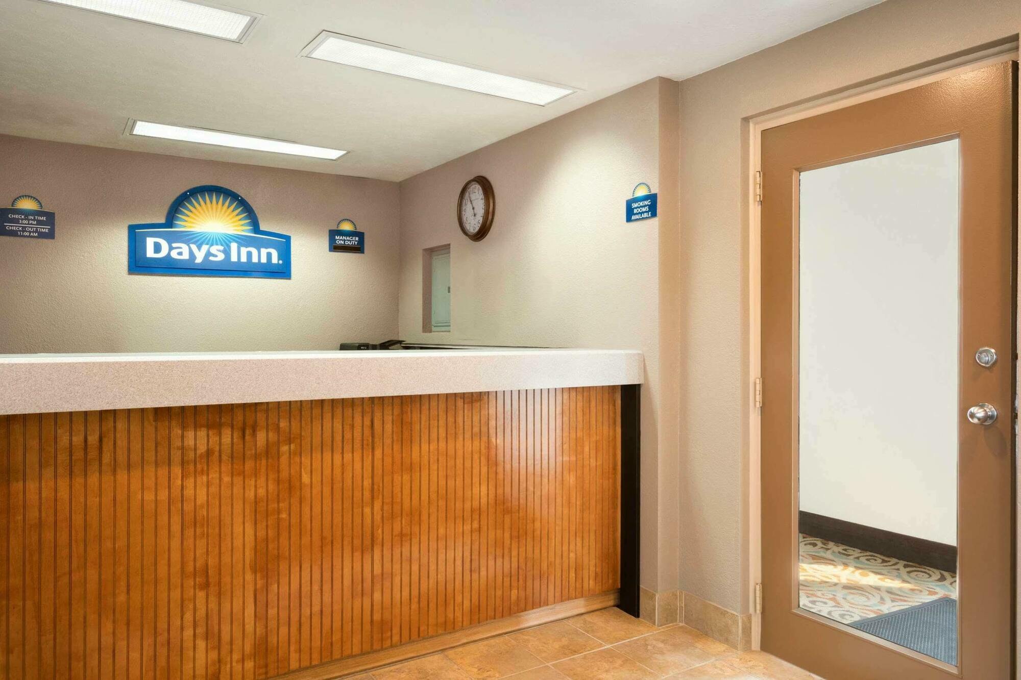 Days Inn By Wyndham Willoughby/Cleveland Exterior photo