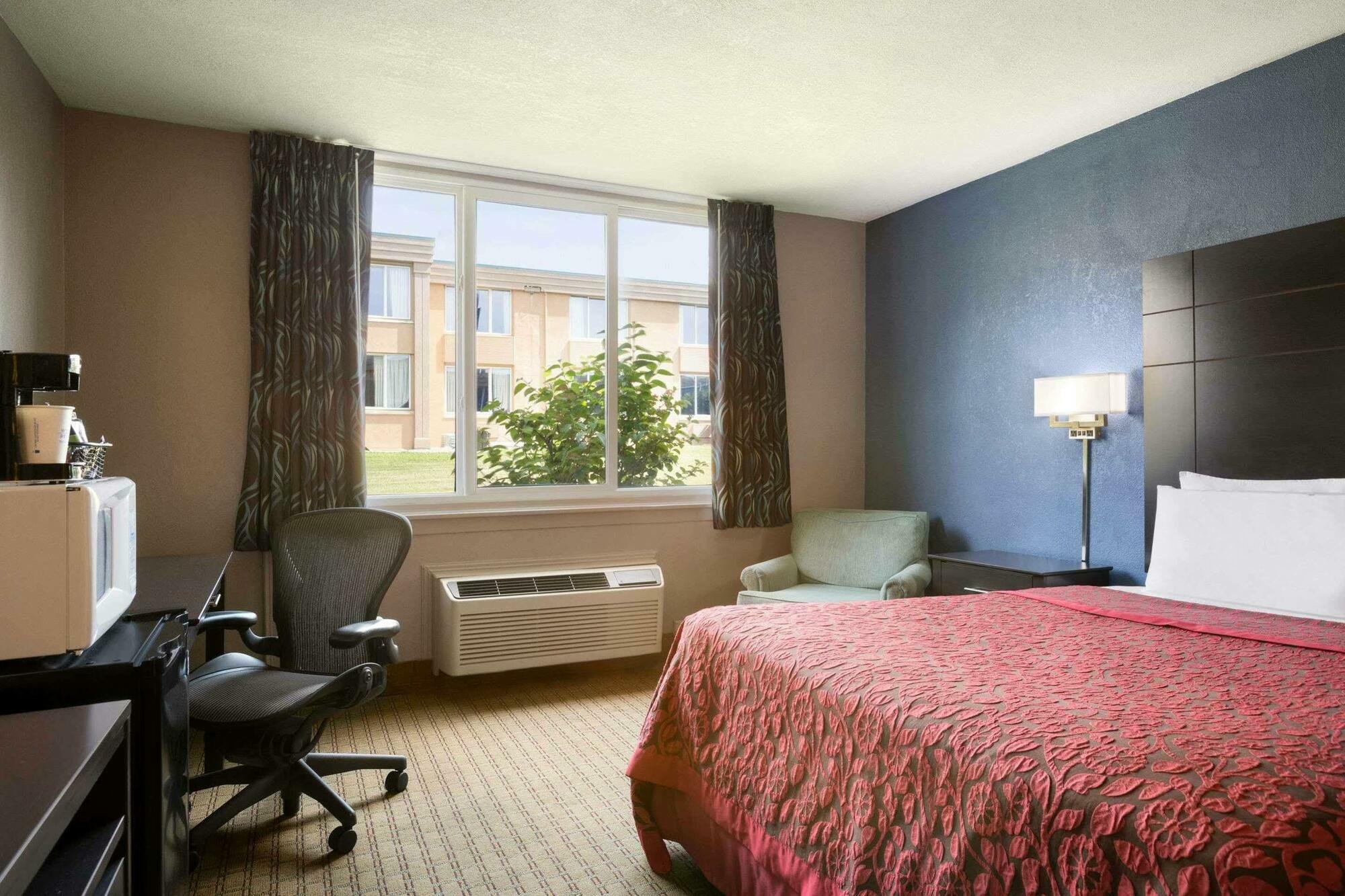 Days Inn By Wyndham Willoughby/Cleveland Exterior photo
